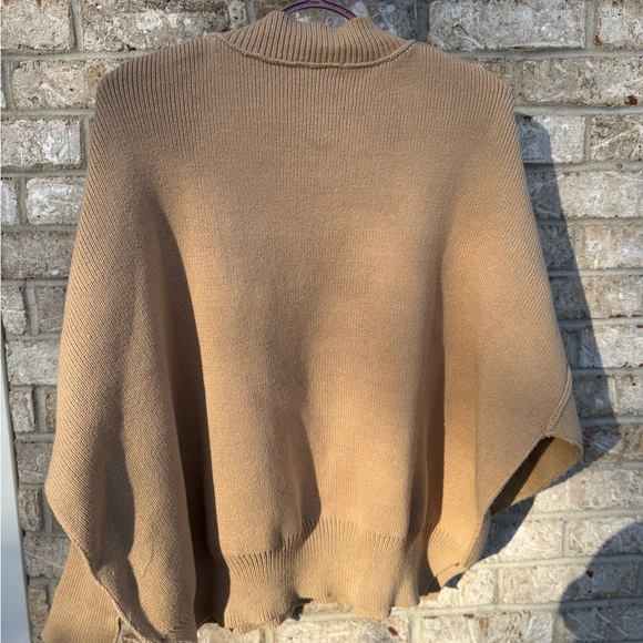 Vici women’s Tan Sweater,Sz small. - Picture 4 of 7